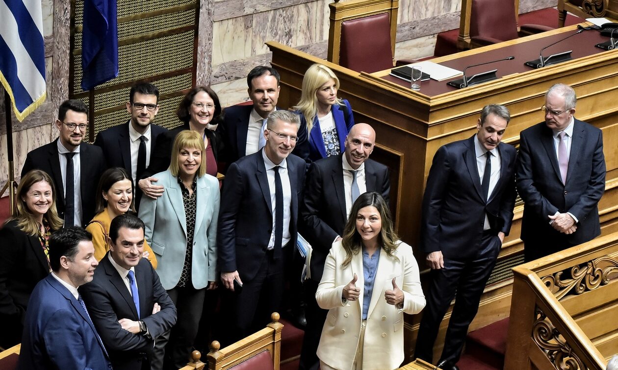 Ομόφυλα ζευγάρια: Ημέρα ντροπής για τη Νέα Δημοκρατία – Η ομιλία Σαμαρά και τα 57 «όχι»