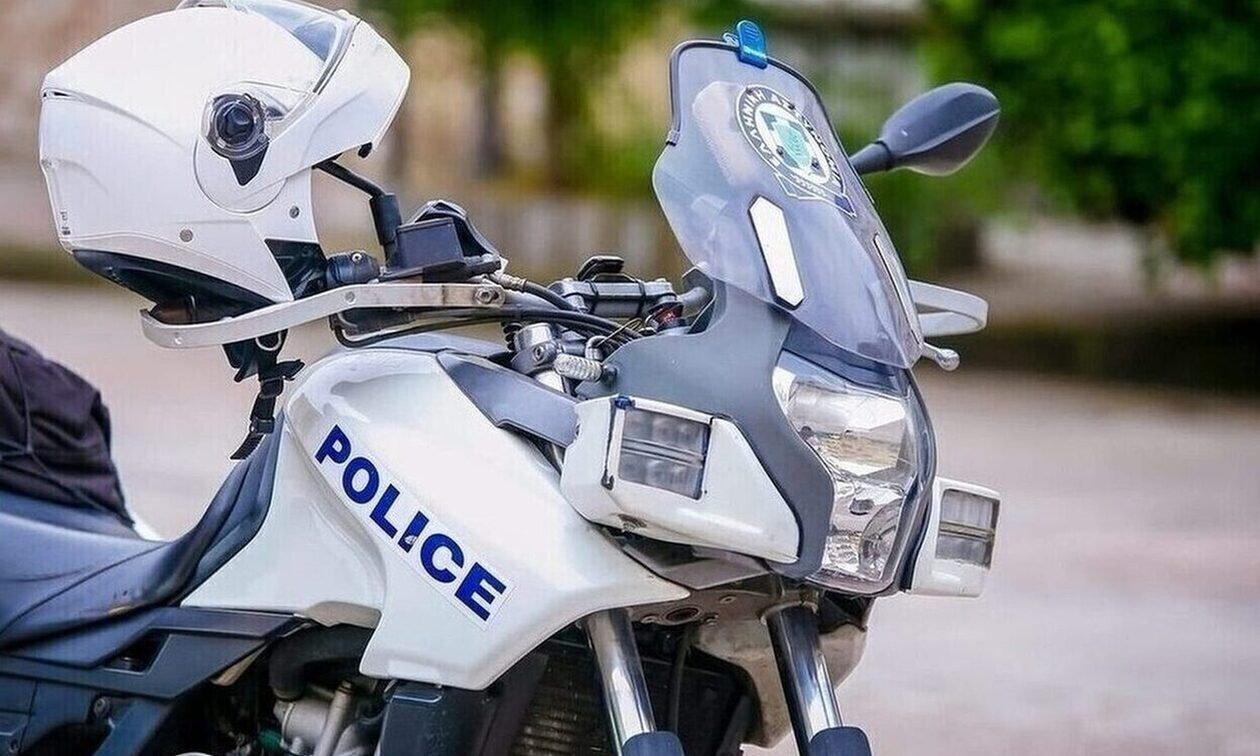Πάτρα: Έκλεψε μηχανή και «άδειαζε» καταστήματα – Πώς τον «στρίμωξαν» οι αστυνομικοί