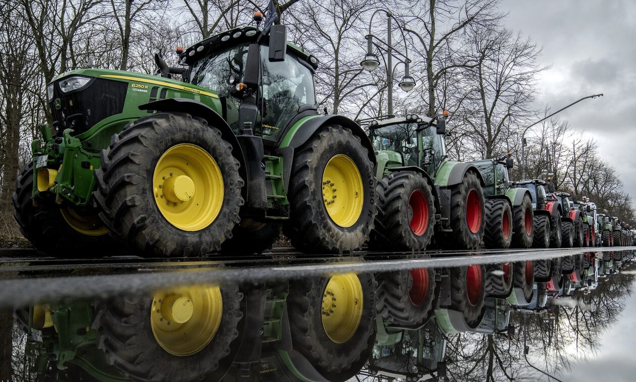 Γερμανία – Αγροτικές κινητοποιήσεις: Κόντρα για τα τρακτέρ στις πορείες