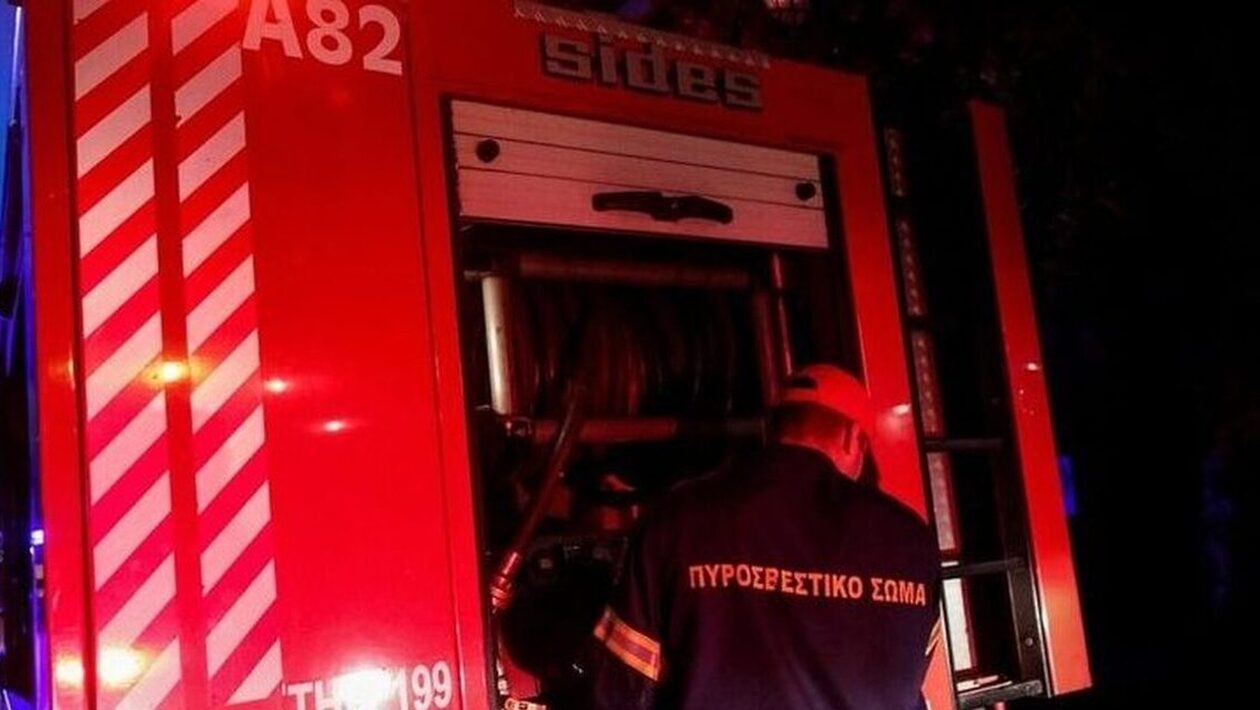 Κολωνάκι: Πυρκαγιά σε διαμέρισμα – Διασώθηκαν δύο άτομα