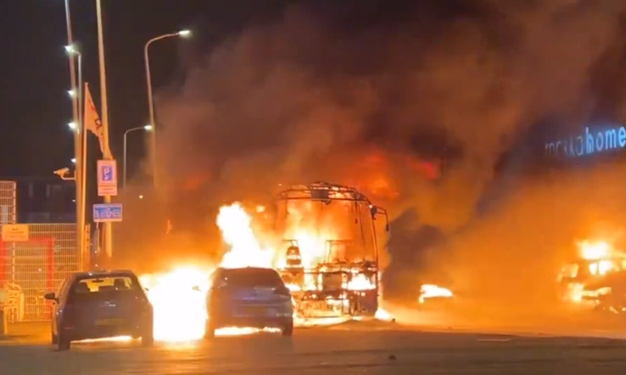 Άγριες συγκρούσεις στη Χάγη: Τραυματίστηκαν τέσσερις αστυνομικοί