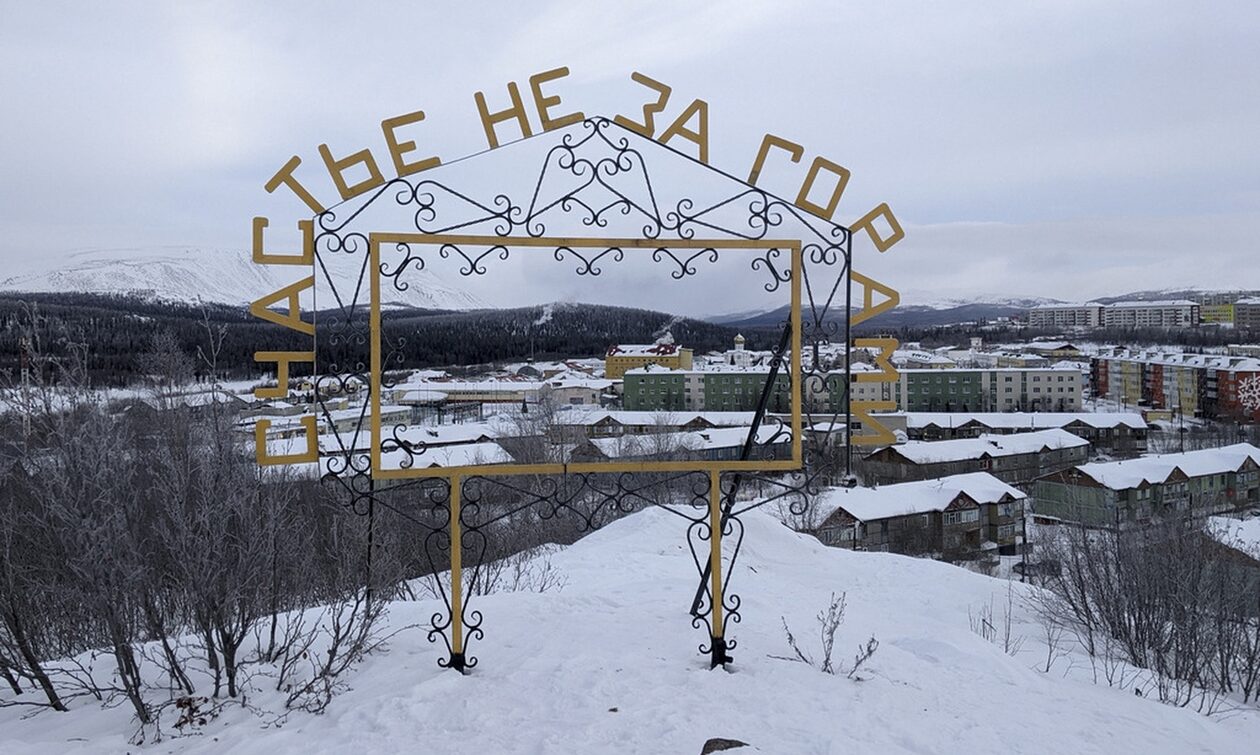 Ναβάλνι: Θρίλερ με τη σορό του – Το μυστηριώδες κονβόι και ο «Πολικός Λύκος» της Σιβηρίας