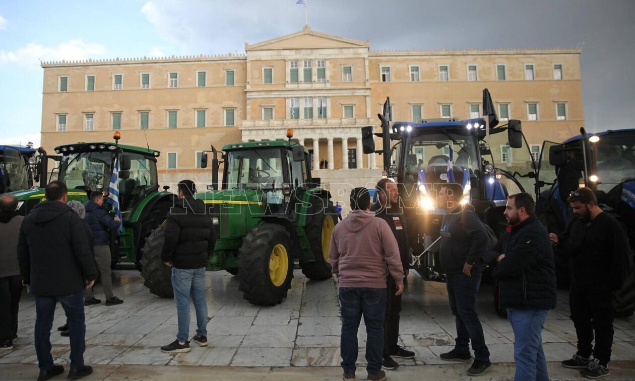 Αποφασισμένοι οι αγρότες στο Σύνταγμα: «Ενωμένοι μέχρι τέλους» – «Παλεύουμε για όλη την κοινωνία»