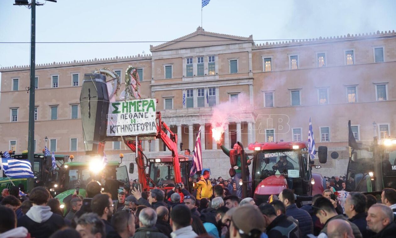 Αγροτικό συλλαλητήριο στο Σύνταγμα: «Ζητάμε τα αυτονόητα, αυτά που δικαιούμαστε»