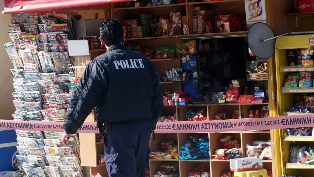 Ληστεία σε περίπτερο στα Πατήσια – Απείλησαν τον ιδιοκτήτη με μαχαίρι