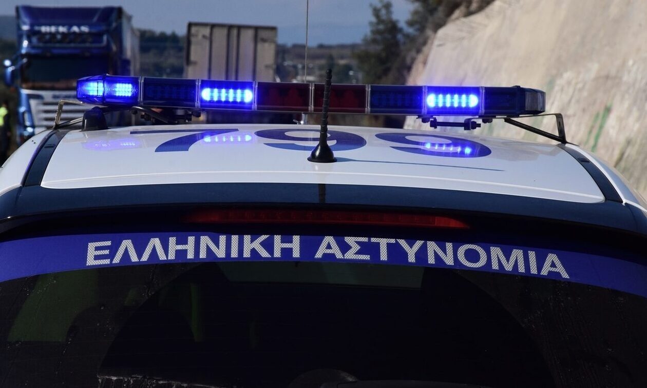 Λαμία: Πέταξε το κινητό του σε αστυνομικούς για να αποφύγει τη σύλληψη