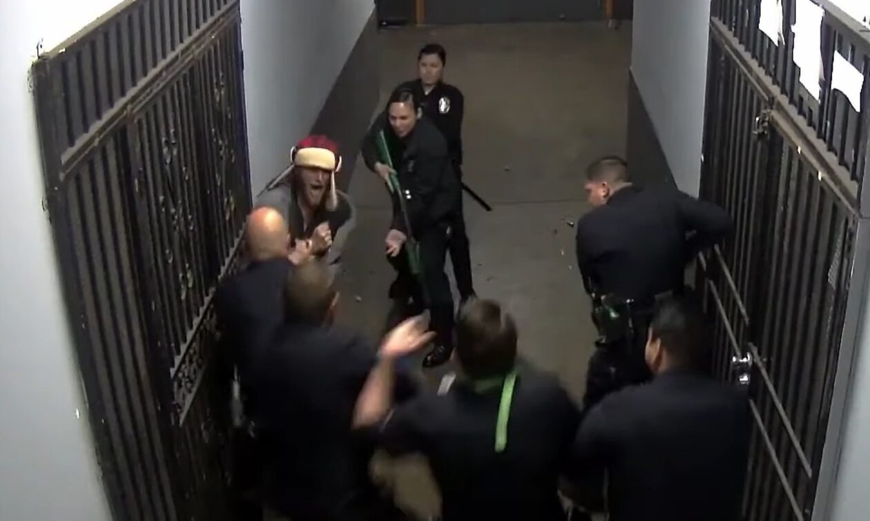 Λος Άντζελες: Αστυνομικοί σκότωσαν άνδρα που κράταγε πλαστικό πιρούνι