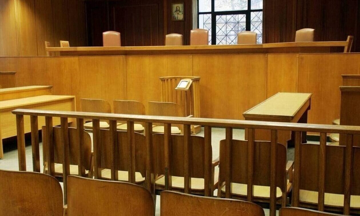 Λαμία: Στη φυλακή ο 57χρονος που πέταξε κινητό κατά αστυνομικών για να ξεφύγει