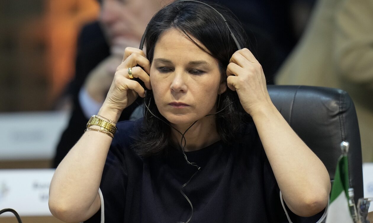 Ουκρανία: Κρυμμένη 15 λεπτά σε καταφύγιο η Γερμανίδα υπουργός Εξωτερικών