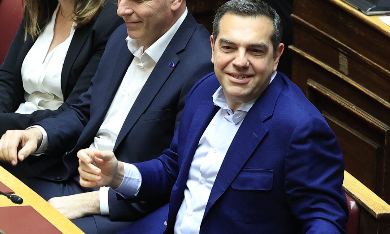 Το πρώτο σχόλιο Τσίπρα μετά το ροντέο στο συνέδριο: «Όλοι θα κριθούν από τα αποτελέσματα»