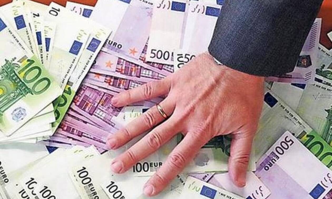 Πληθαίνουν οι δεσμεύσεις σε ακατάσχετους λογαριασμούς – Τι ισχύει και τι να προσέξετε