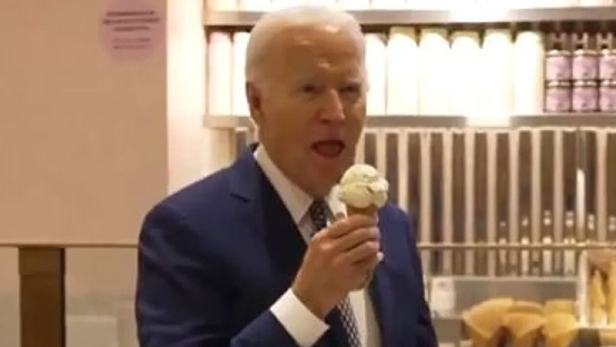 Μπάιντεν: Σάλος με δηλώσεις για τη Γάζα τρώγοντας ανέμελα… παγωτό!