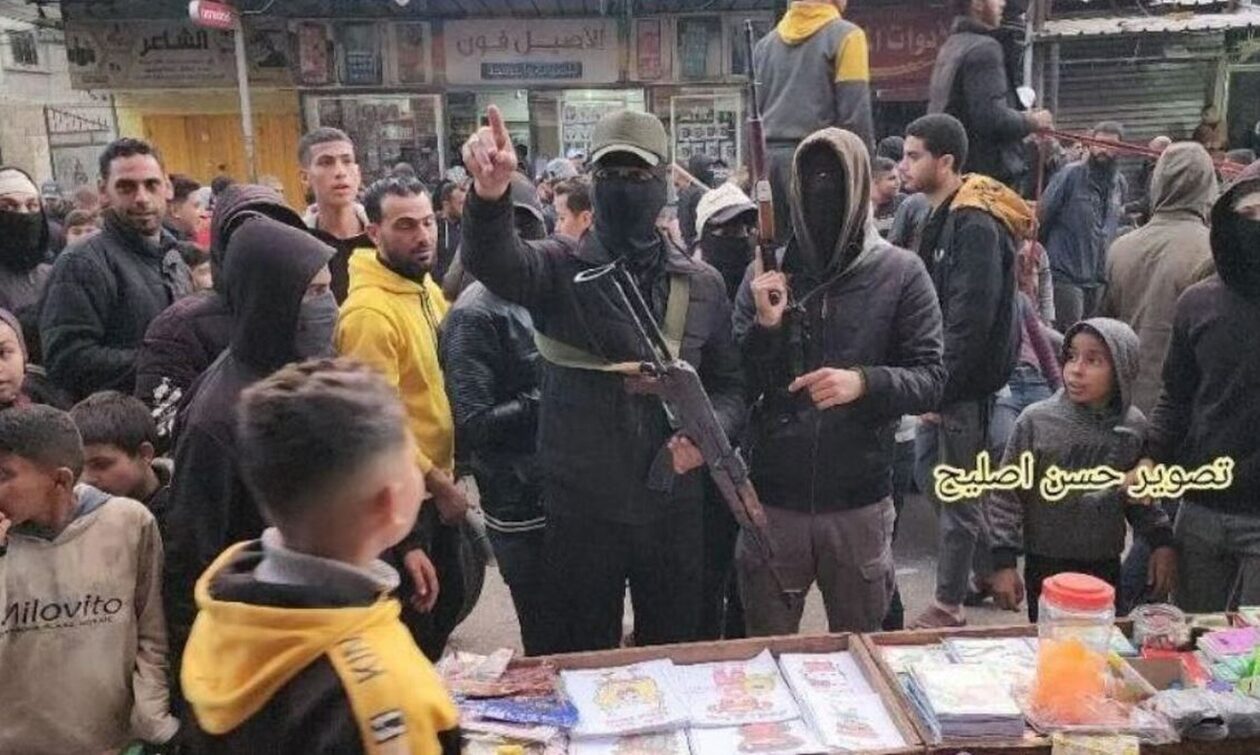 Πόλεμος στη Γάζα: Ένοπλοι, μασκοφόροι κατά των κερδοσκόπων – Κάνουν περιπολίες στις λαϊκές