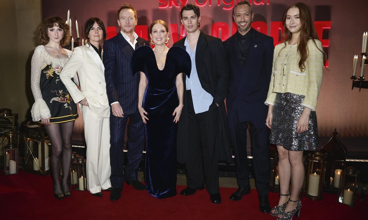 Eντυπωσιακές εικόνες από την πρεμιέρα της σειράς «Mary & George»