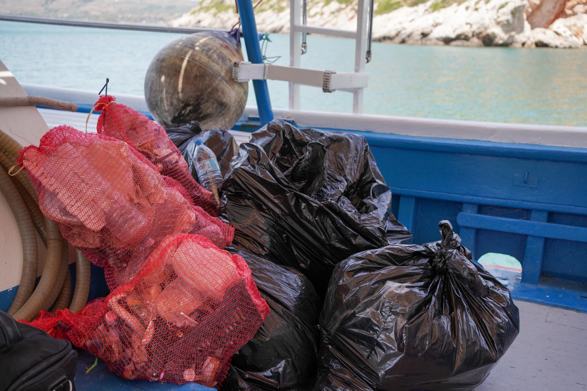 COSMOTE BLUE: Απομάκρυνση 34 τόνων πλαστικών από τις ελληνικές θάλασσες το 2023