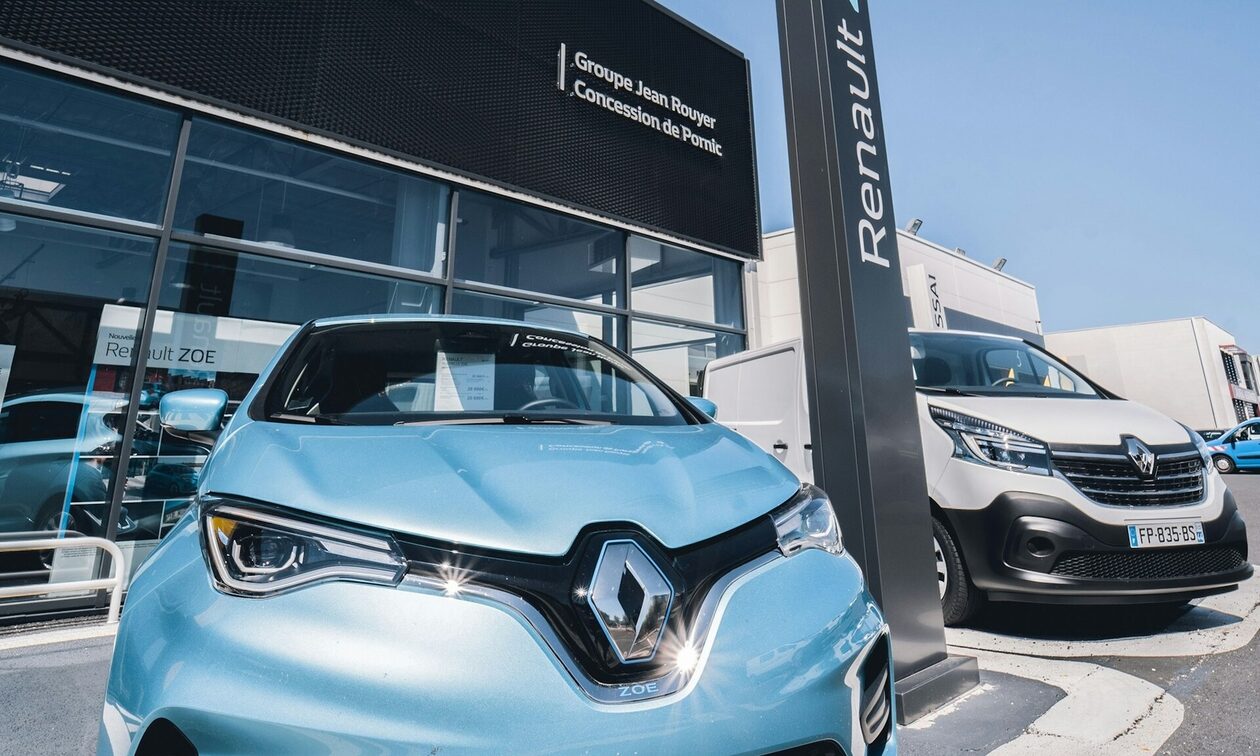 Μειωμένη η ζήτηση για τα ηλεκτρικά – Η Renault διατηρεί την παραγωγή αυτοκινήτων με θερμικό κινητήρα