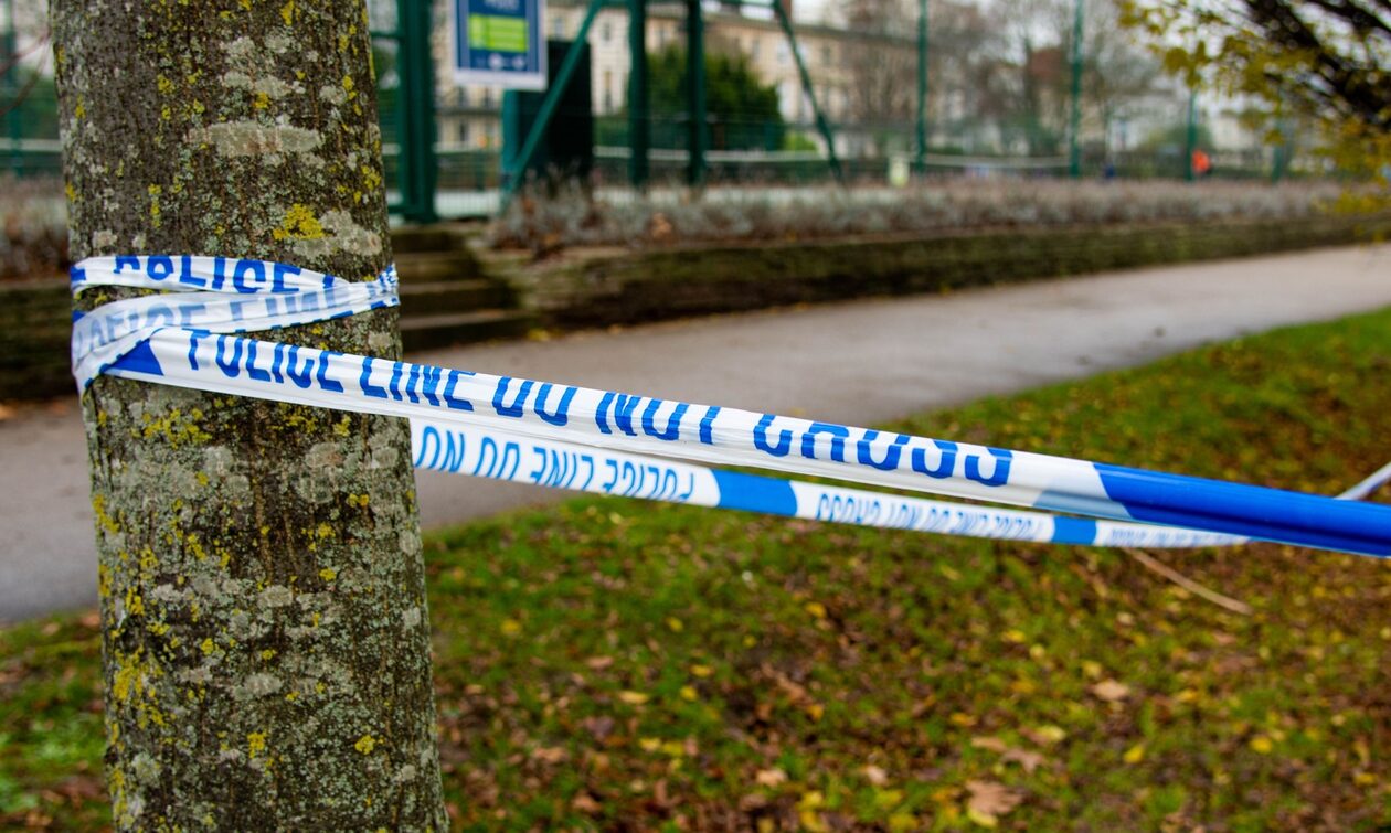 Αυστρία: Μητέρα κακοποιούσε ανελέητα τον 12χρονο γιο της – Τον κλείδωσε σε σπιτάκι σκύλου