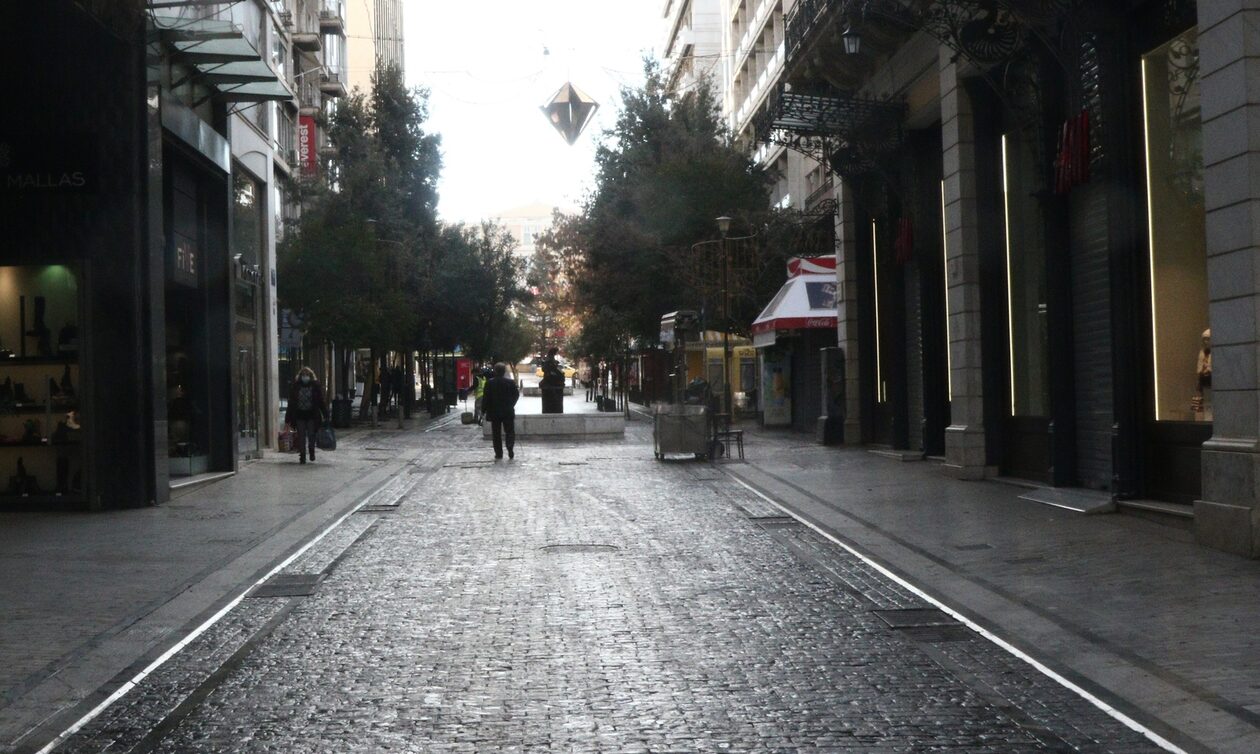 Πατέρας 22χρονης μετά την επίθεση στο Σύνταγμα:  Έχει αιμορραγία που δεν έχει σταματήσει