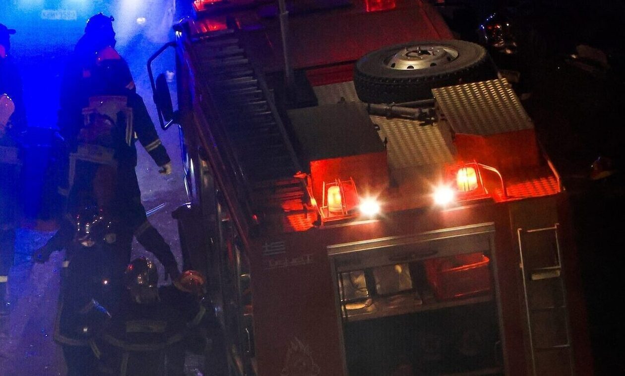 Χανιά: Φωτιά εκδηλώθηκε σε σταθμευμένο αυτοκίνητο