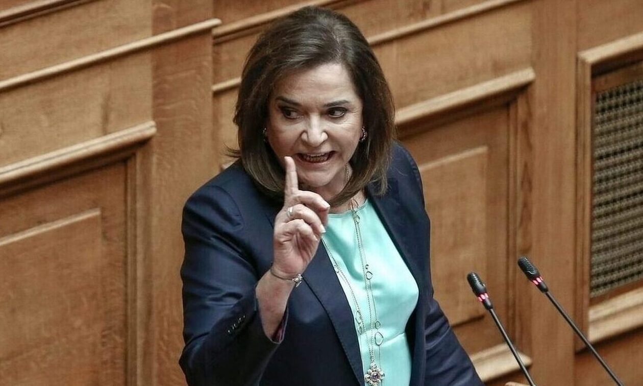 Η Μπακογιάννη απαντά στον Σαμαρά για τη συναίνεση: Κάτι δεν πάει καλά στο βασίλειο της Δανιμαρκείας