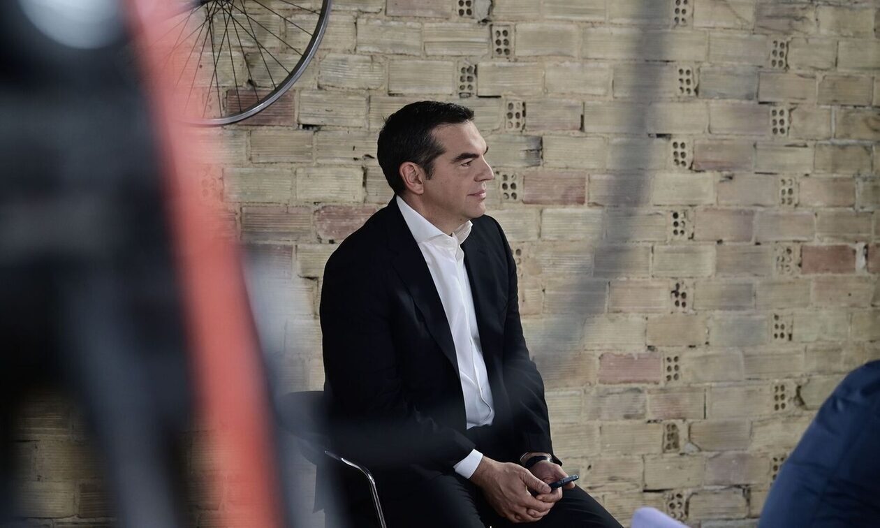 Ο Τσίπρας κόβει τον «ομφάλιο λώρο» με τον τοξικό ΣΥΡΙΖΑ του χθες και του ΣΥΡΙΖΑ του σήμερα