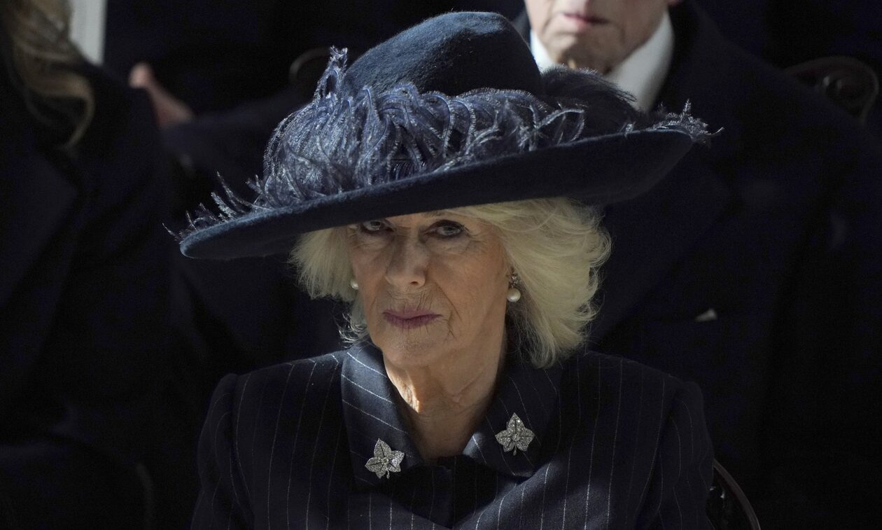 Βρετανία: Η Καμίλα πάει διακοπές, ο πρίγκιπας Ουίλιαμ αναλαμβάνει τα ηνία στο Παλάτι