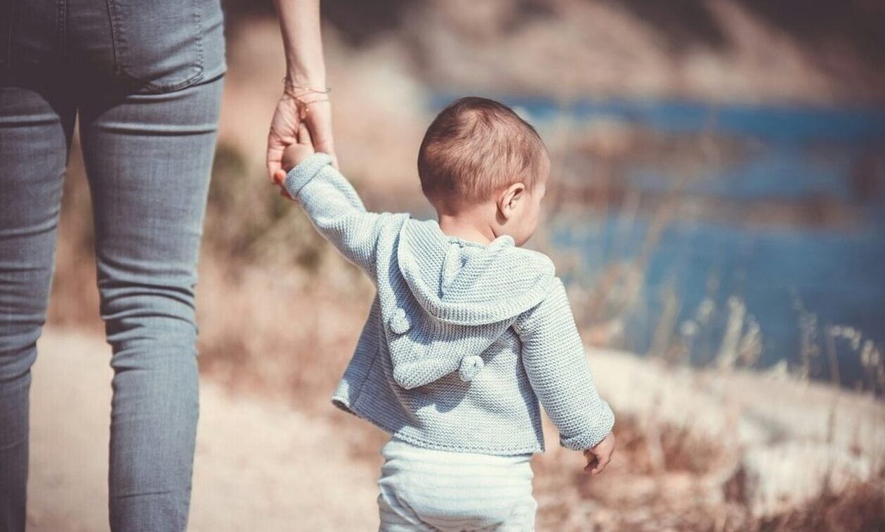 Επίδομα παιδιού: Μέχρι πότε υποβάλλονται οι αιτήσεις – Πότε θα μπουν τα χρήματα