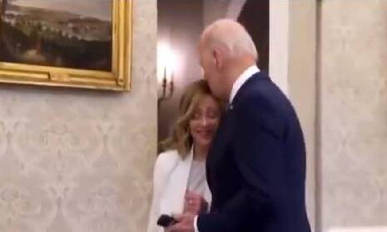 ΗΠΑ: Το φιλί του Μπάιντεν στη Μελόνι που έγινε viral