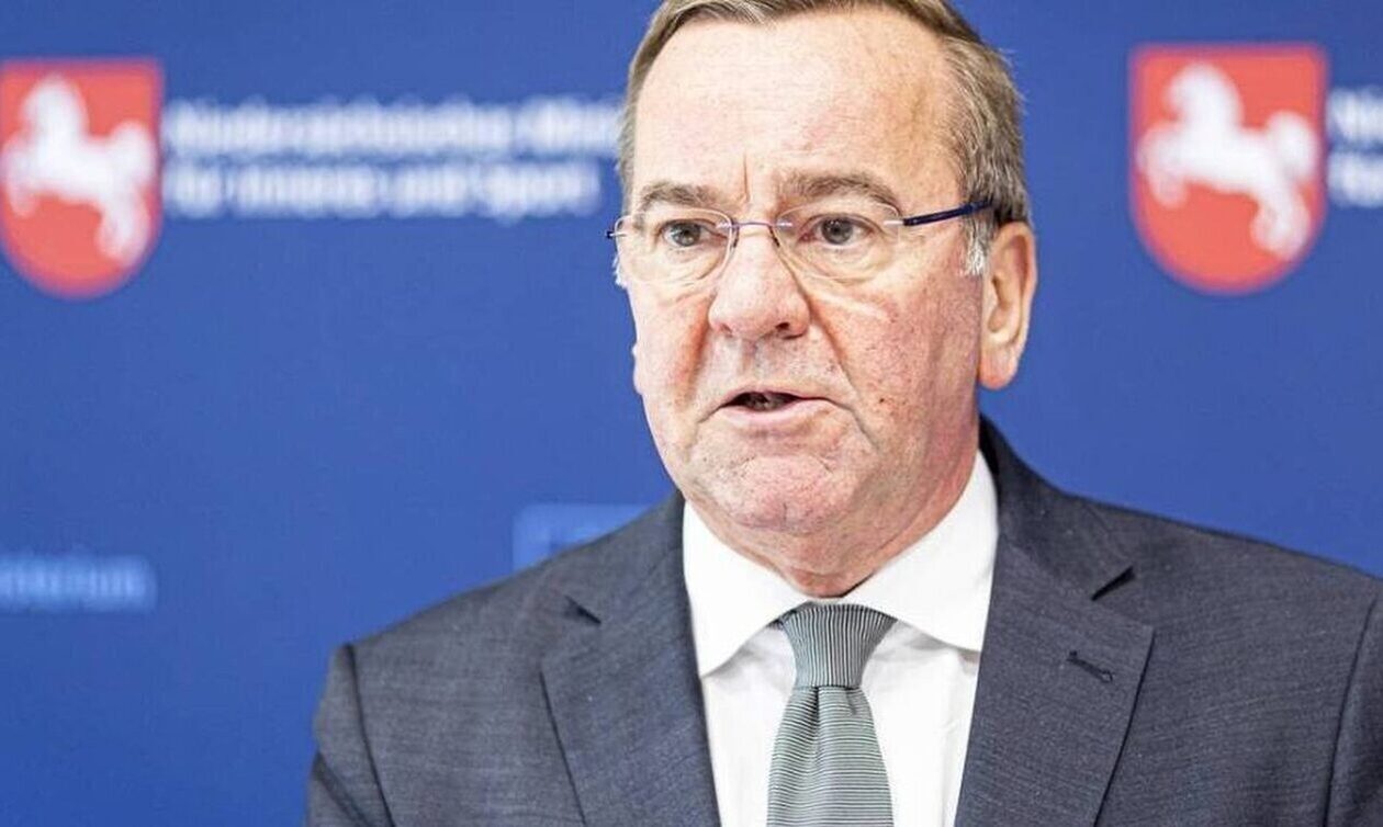 Γερμανός υπουργός Άμυνας: «Δεχόμαστε πόλεμο πληροφοριών από τη Ρωσία με σκοπό τη διάσπασή μας»