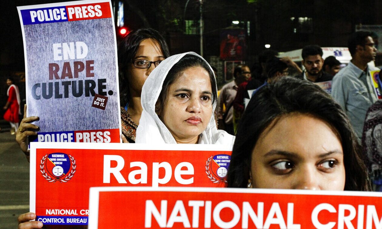 Φρίκη στην Ινδία: 7 άνδρες βίασαν Βραζιλιάνα τουρίστρια και ξυλοκόπησαν τον σύζυγό της