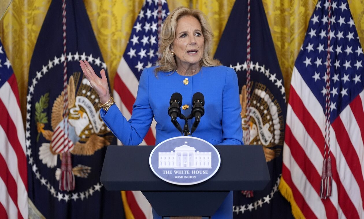 Διαδηλωτές γιούχαραν τη Τζιλ Μπάιντεν: «Υποστηρίζεις τη γενοκτονία των Παλαιστινίων»