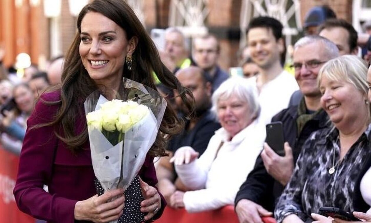 Kέιτ Μίντλετον: Η πρώτη εμφάνιση μετά την επέμβαση – «Φύλακας άγγελος» στο πλευρό της η μητέρα της