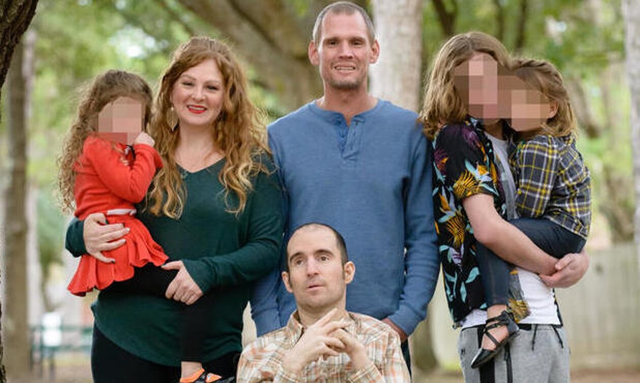 Τέξας: Μία διαφορετική ιστορία αγάπης – Ζευγάρι φροντίζει μαζί τον πρώην σύζυγο της γυναίκας