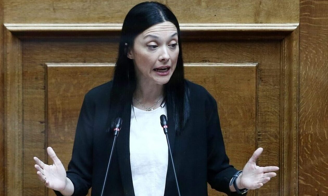 Γιαννακοπούλου για μη κρατικά ΑΕΙ: Προτιμώ να ακούω την κρεμ ντε λα κρεμ των συνταγματολόγων