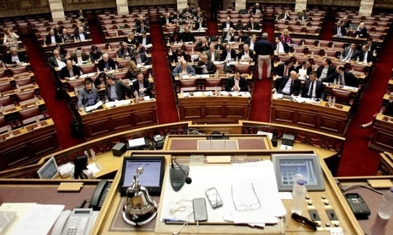Βουλή: «Οχι» από ΣΥΡΙΖΑ, ΠΑΟΚ και ΚΚΕ στην πρόταση της Νέας Αριστεράς για μομφή στην κυβέρνηση