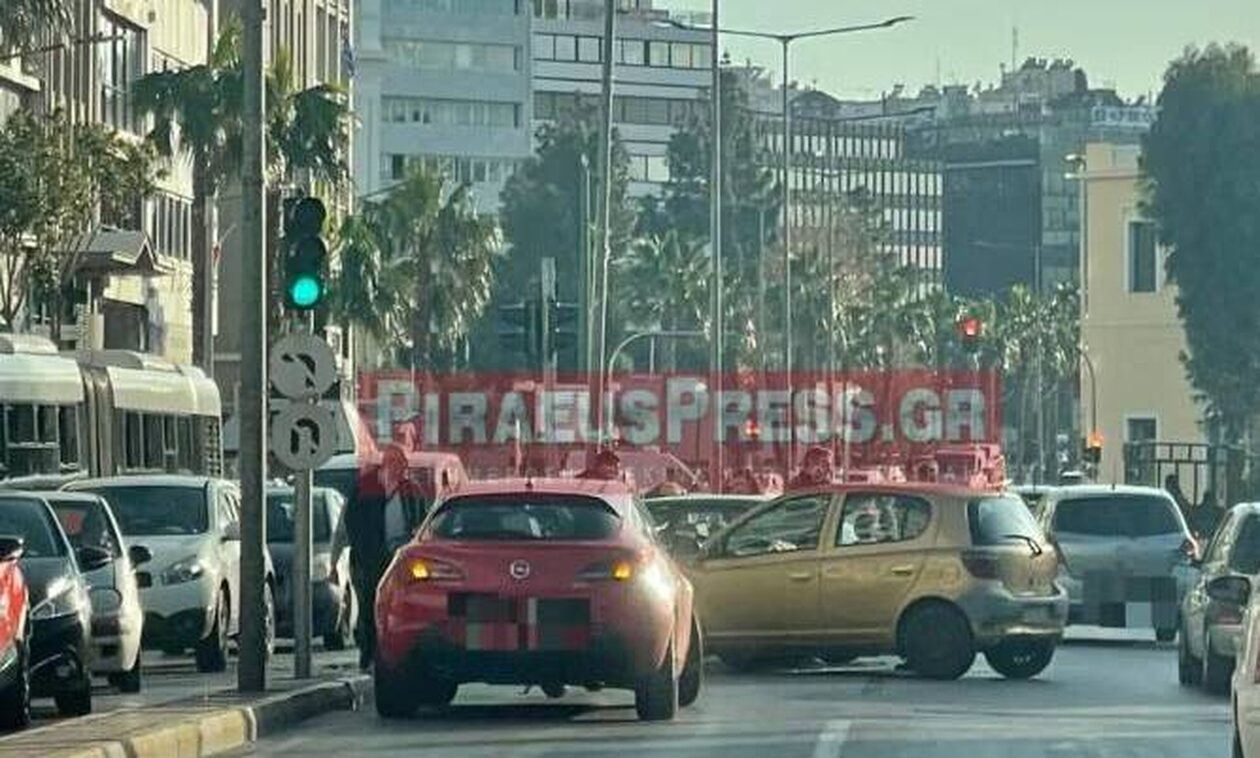Καραμπόλα στο λιμάνι του Πειραιά – Αυξημένη η κίνηση στους κεντρικούς δρόμους