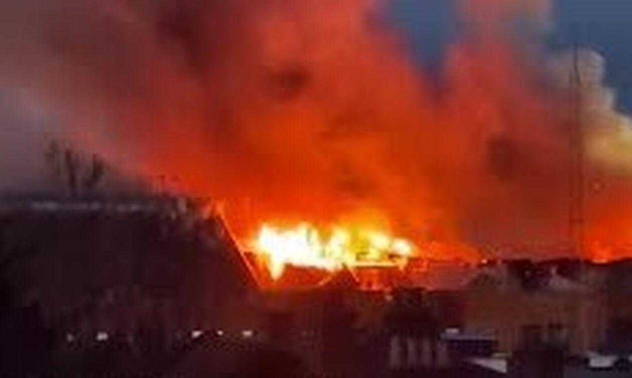 Λονδίνο: Φωτιά σε κτήριο της Μητροπολιτικής Αστυνομίας – Σχεδόν 200 πυροσβέστες βρίσκονται επί ποδός