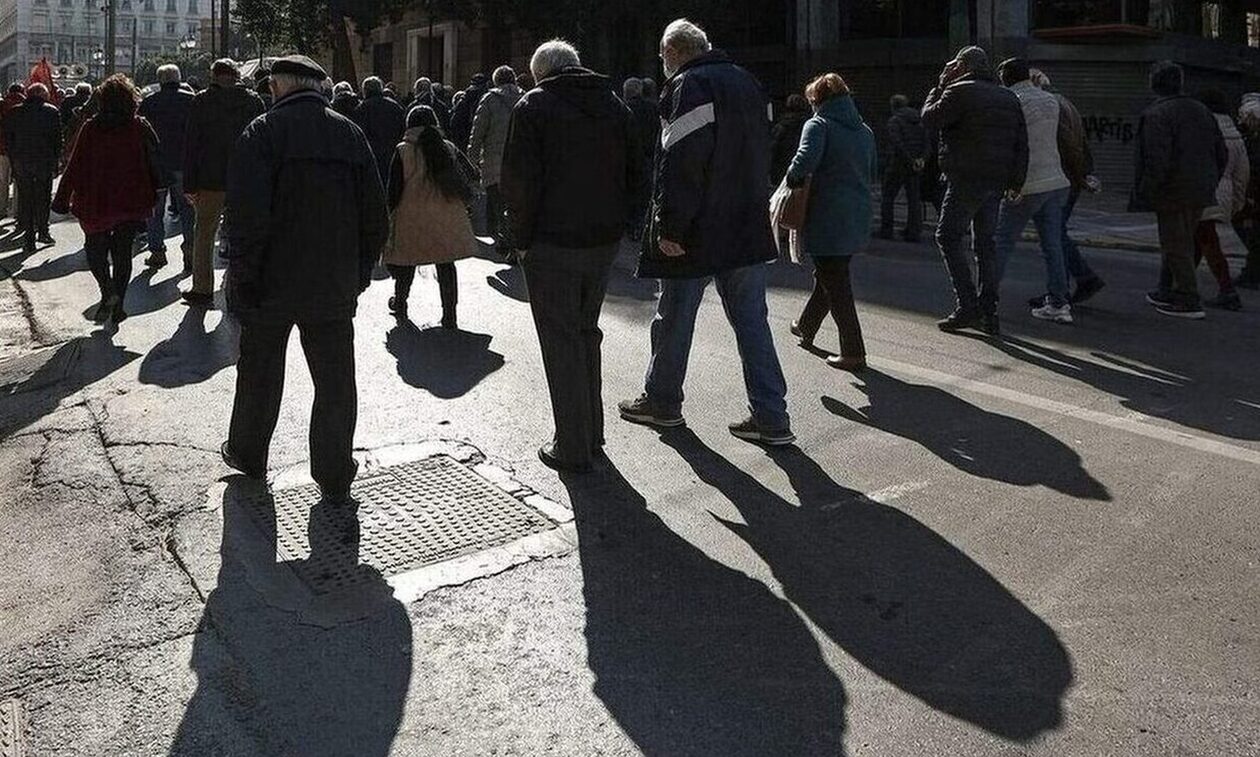 Συντάξεις Απριλίου: Νωρίτερα θα πάνε ταμείο οι συνταξιούχοι – Όλες οι ημερομηνίες