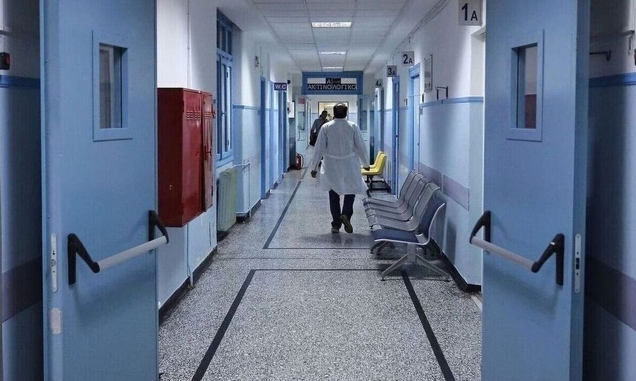 Πάτρα: Ολοκληρώθηκε η σύσκεψη της 6ης ΥΠΕ με τον ΕΟΔΥ – Θα εμβολιαστούν 20 επαφές του φοιτητή