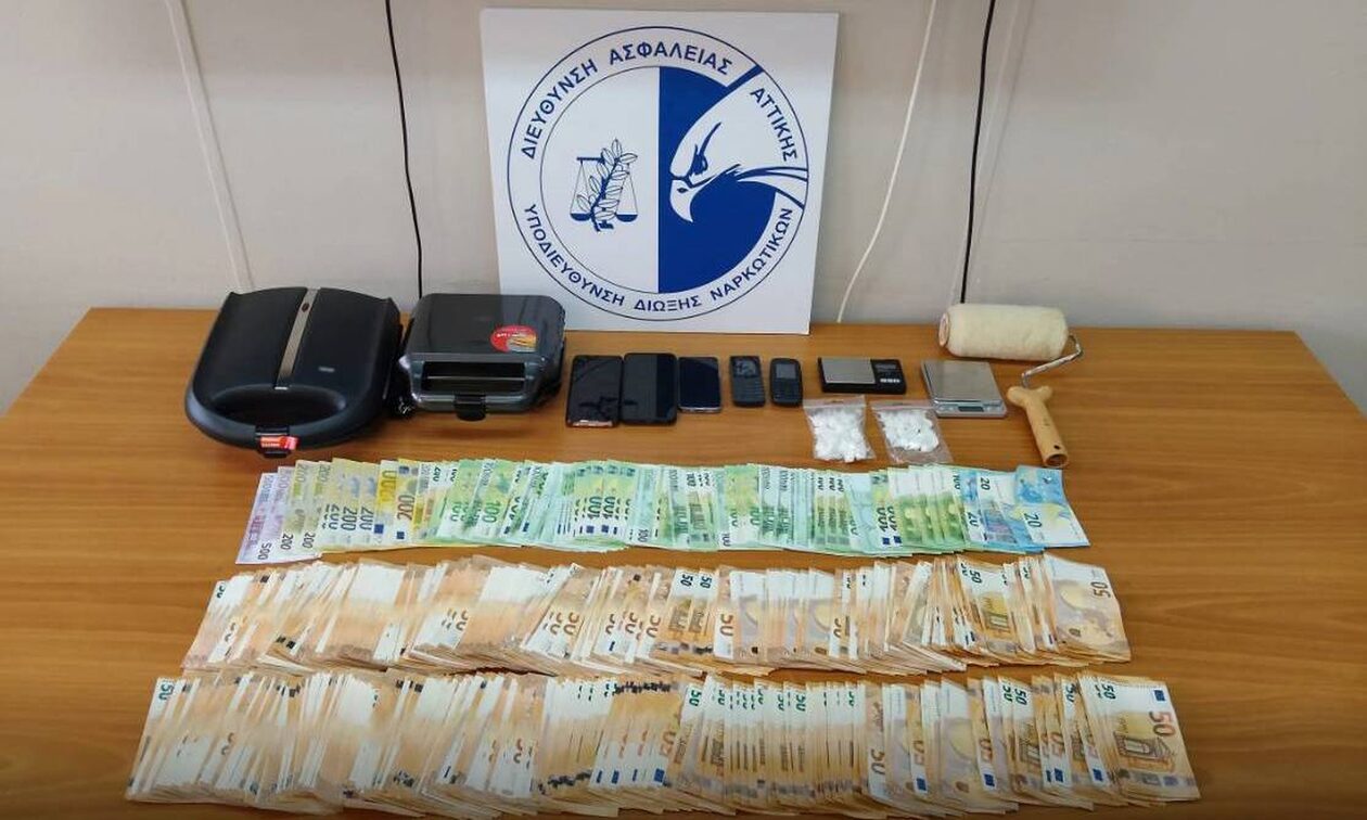 Καλλιθέα: Εξαρθρώθηκε εγκληματική οργάνωση που διακινούσε κοκαΐνη – Οι ρόλοι αρχηγού και προμηθευτή