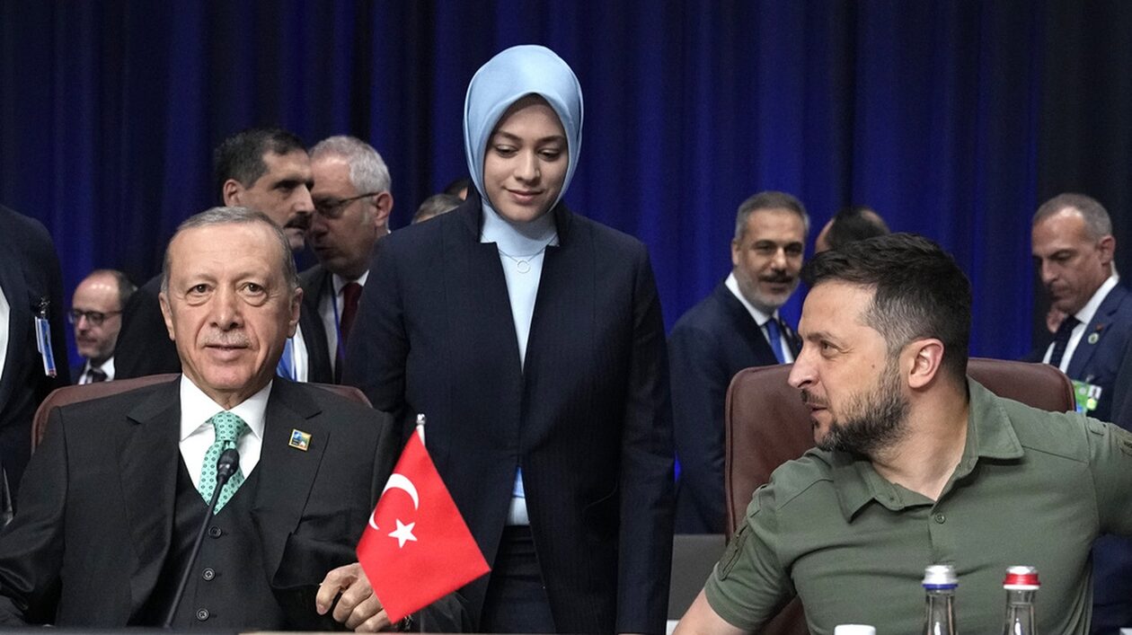 Τουρκία: Επίσημη επίσκεψη Ζελένσκι στην Άγκυρα – Τα ουκρανικά σιτηρά και ο πόλεμος στο επίκεντρο