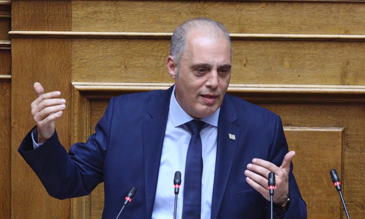 Βουλή – Μη κρατικά πανεπιστήμια: Στήριξη Βελόπουλου σε Κουτσούμπα