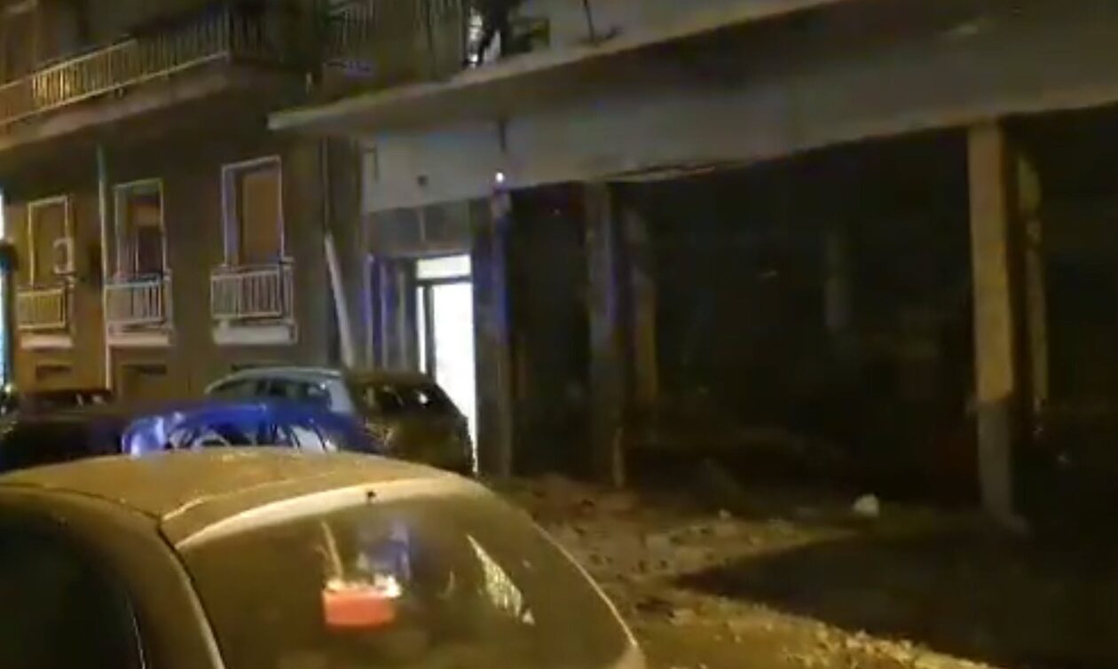 Καλλιθέα: Έκρηξη βόμβας σε κάβα – Μεγάλες υλικές ζημιές