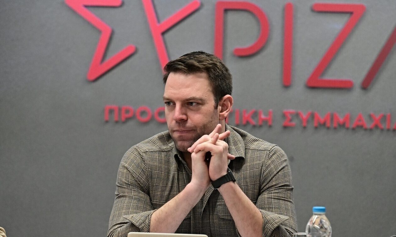 «Ασκήσεις» εξωστρέφειας από τον Κασσελάκη, λίγο πριν βάλει τα «χακί»