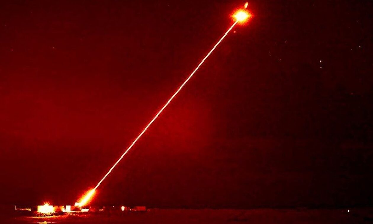 Σκηνές από το μέλλον στη Βρετανία: Η «φωτιά του Δράκου» χρησιμοποιήθηκε επιτυχώς σε εναέριο στόχο