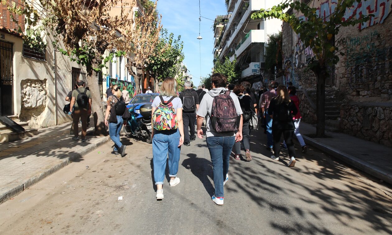 Φορολογικές δηλώσεις: Ποιοι 18άρηδες κλείνουν ραντεβού με την Εφορία