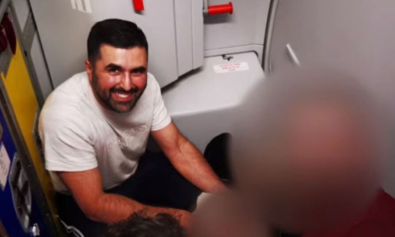 Γυναίκα γέννησε στα 35.000 πόδια σε πτήση από την Ιορδανία προς το Λονδίνο -Ο «ήρωας» που τη βοήθησε