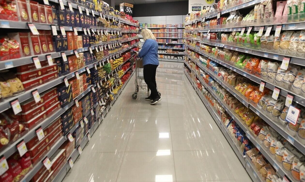 Ακρίβεια: Υποχωρούν οι τιμές στα σούπερ μάρκετ