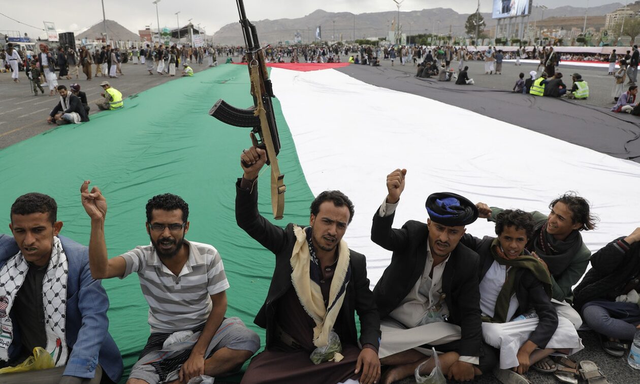 ΗΠΑ – Ιράν: Το μυστικό «ραντεβού» στο Ομάν για να σταματήσουν οι επιθέσεις των Χούθι