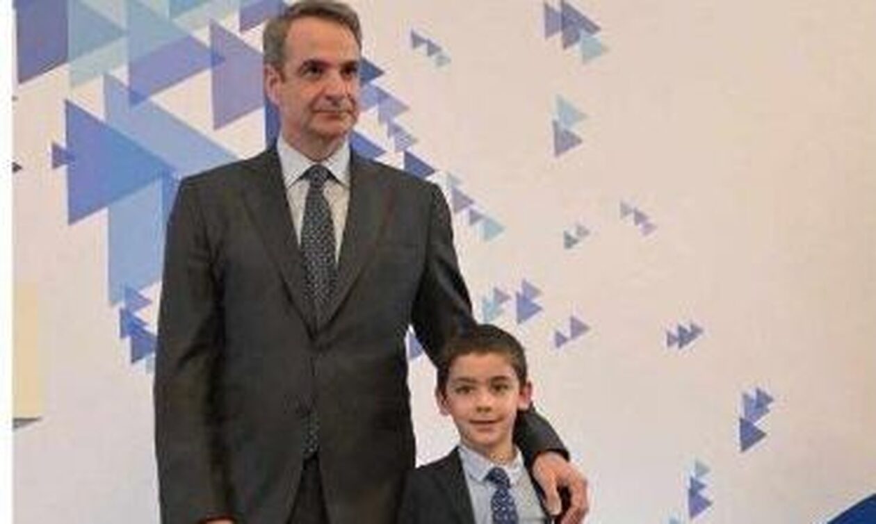 Όταν ο (μικρός) Μάξιμος συνάντησε τον Κυριάκο Μητσοτάκη στο Μαξίμου